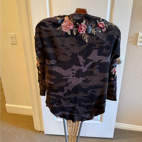 Johnny Was Multicolor Floral Embroidered Top - Picture 2 of 8